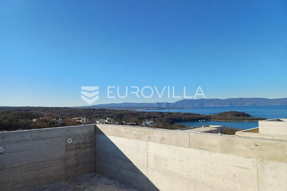 krk, njivice, trosoban stan površine 124.57 m² s krovnom terasom, bazenom i pogledom na more - slika 7