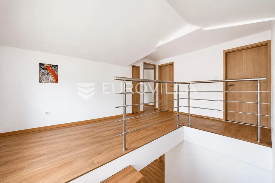 samobor, grdanjci, prostrana kuća 180 m² na zemljištu površine 2127 m² - slika 17