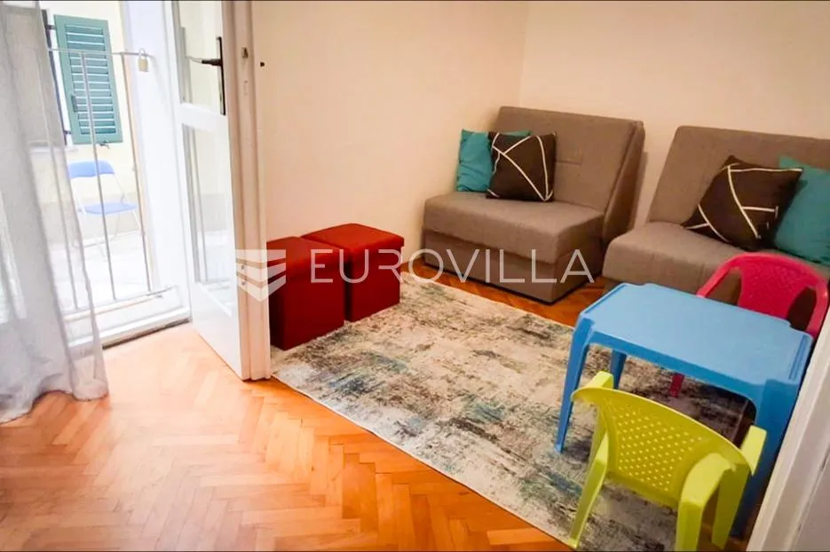senj, dvosobni stan od 57 m² u strogom centru - slika 8