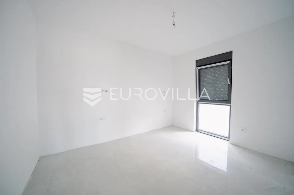 zadar, crno, moderan trosoban stan s bazenom, 95 m² - slika 9
