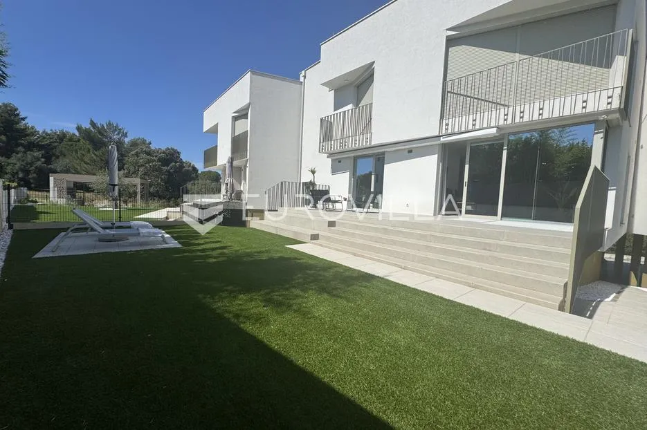 istra, rovinj, moderan stan s dvije spavaće sobe 101 m², vrtom i ograđenim parkirnim mjestom - slika 22