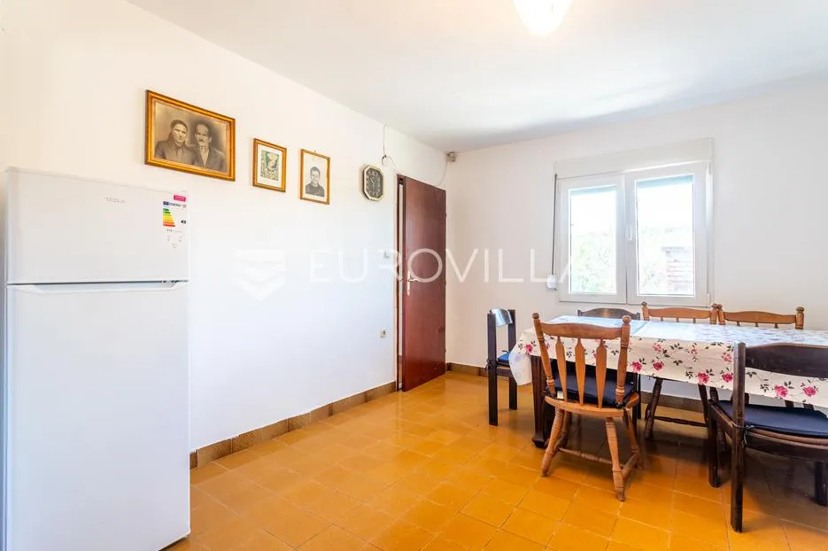 klis, korušce, kuća s okućnicom - slika 8