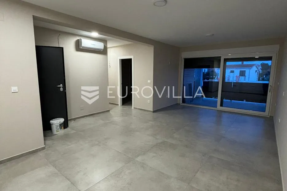 zadar, privlaka, luksuzno opremljen dvosoban stan 65,90 m² s vrtom - slika 2