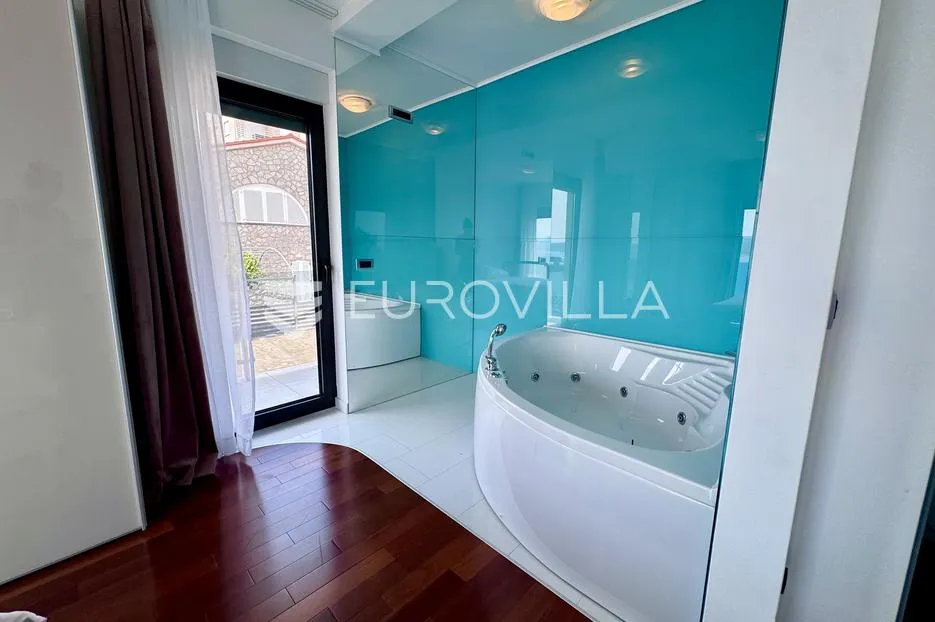 crikvenica, ekskluzivan trosoban stan 102,61 m², samo 50 m do mora, pogled na more - slika 18