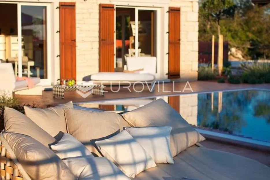istra, svetvinčenat, vila s bazenom nkp 270 m2 - slika 6