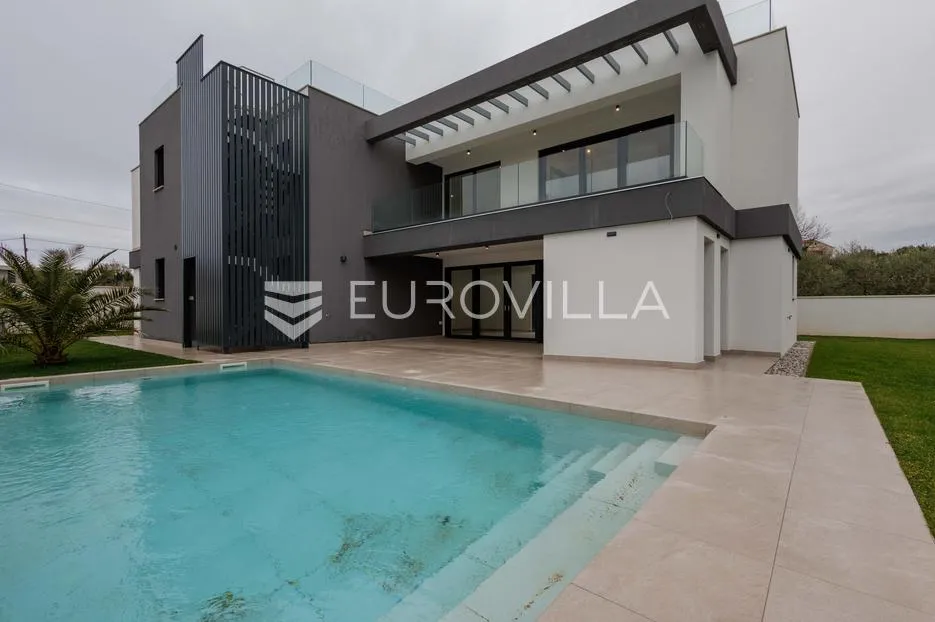 istra, pomer, unikatna, moderna villa 20 m od mora 322 m² - slika 3