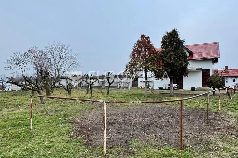 kruševica, prostrano obiteljsko imanje s kućom, gospodarskim zgradama i velikim šljivikom - slika 30
