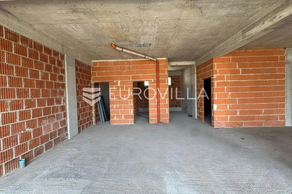 zagreb ilica atraktivan poslovni prostor, ulični lokal 215 m² terasa 95 m² 6 parkirnih mjesta - slika 19