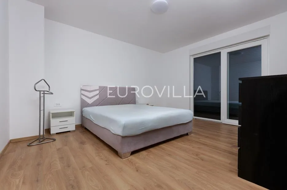 vrbnik, novogradnja od 152 m² s dvorištem - slika 15