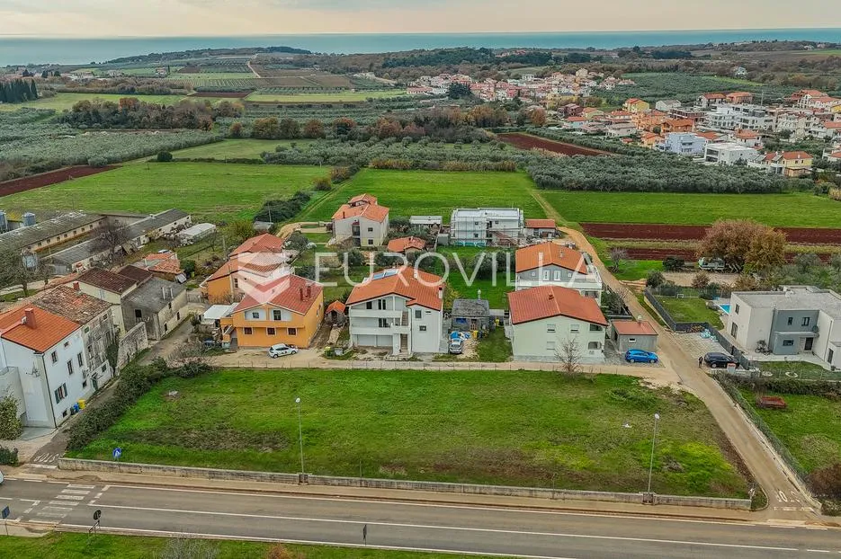 istra, novigrad, građevinsko zemljište 1.858 m2 stambene namjene - slika 3