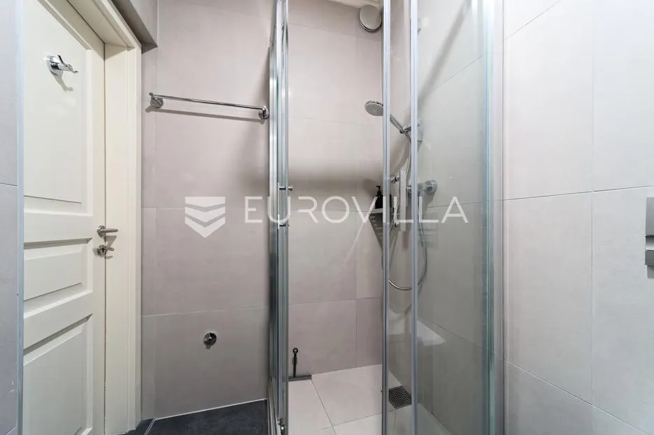 osijek, tvrđa, tri uhodana apartmana 68 m² - slika 10