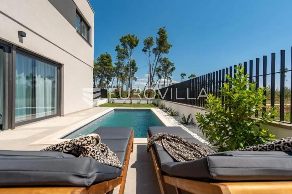 zadar, privlaka, luksuzna dizajnerska vila s bazenom neto korisne površine 132,89 m² - slika 2