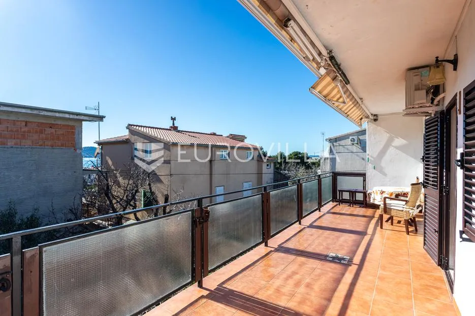šibenik, brodarica, kuća sa velikim dvorištem 247,2 m² - slika 13
