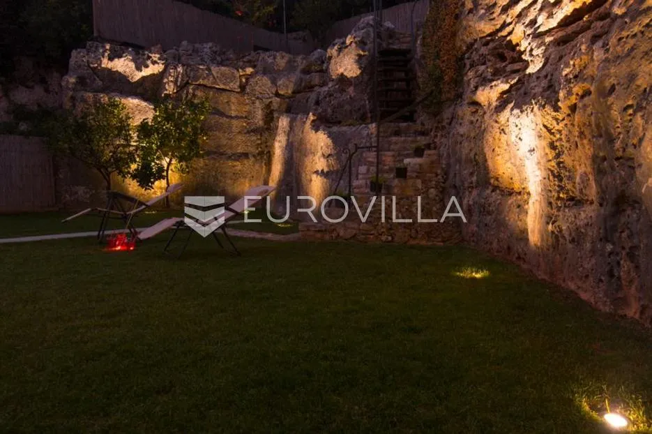 pješčana uvala, pula, kuća s bazenom, pogledom na more i posebnim vrtom, 300m od plaže - slika 26