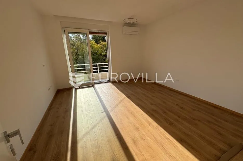 rijeka, vojak, adaptiran stan površine 97 m² s balkonom - slika 5