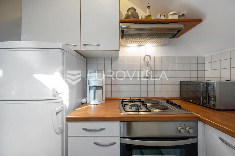 skradin, dubravice, kuća sa 7 apartmana i velikim bazenom, 760 m² - slika 29