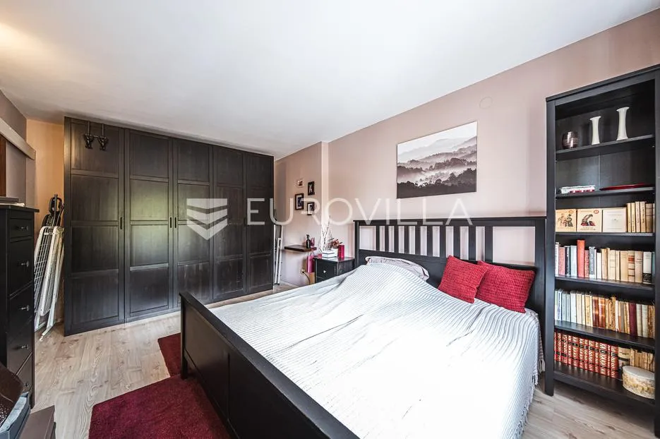 zagreb, trnsko, funkcionalan četverosoban stan 64 m² - slika 8