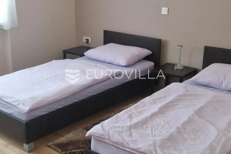 osijek, centar, najam uređenog četverosobnog stana površine 94 m² - slika 8