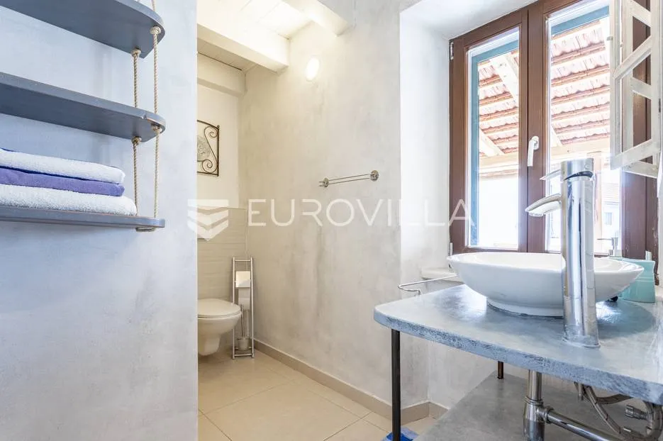 hvar, vrbanj, renovirana kamena kuća - slika 23