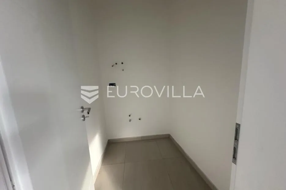 istra, ližnjan, dvojna kuća 150 m² s pogledom more, bazenom i uređenom okućnicom - slika 23