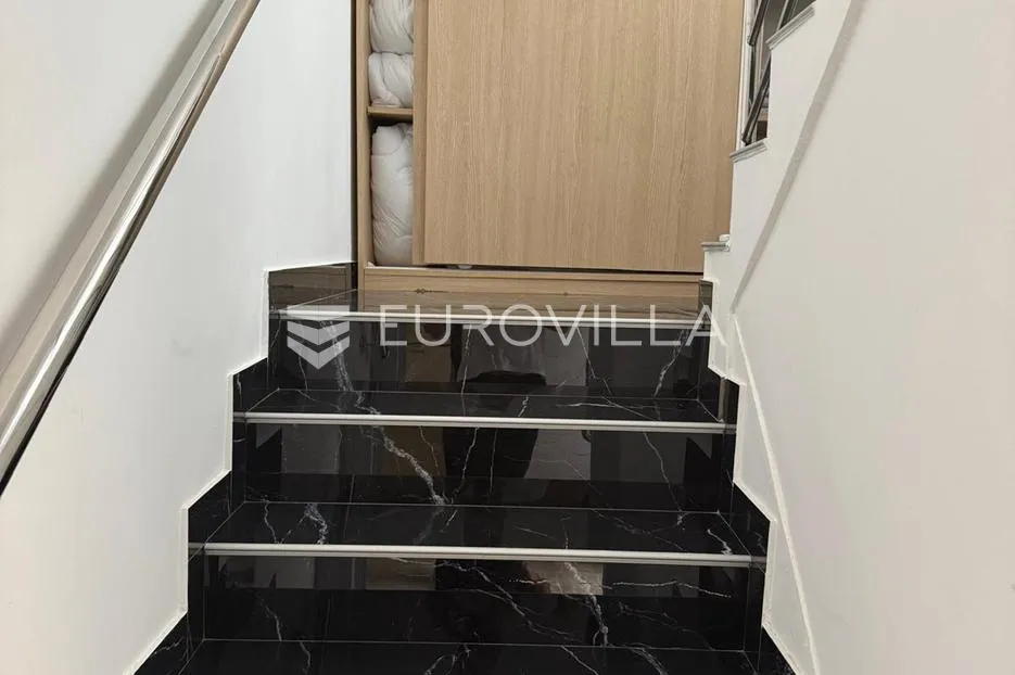 duga resa, belavići, kuća 320 m², otvoreni pogled na mrežnicu - slika 5