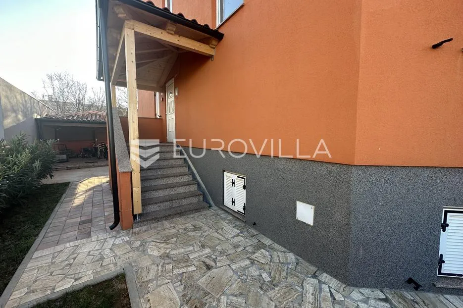 istra, medulin, trosoban stan u suteranu nkp 76 m2, novija zgrada - slika 5