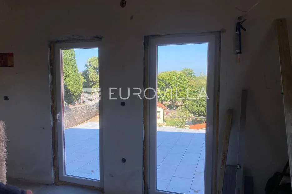 istra, rovinjsko selo, kuća u nizu od 90 m² u mirnom okruženju - slika 13