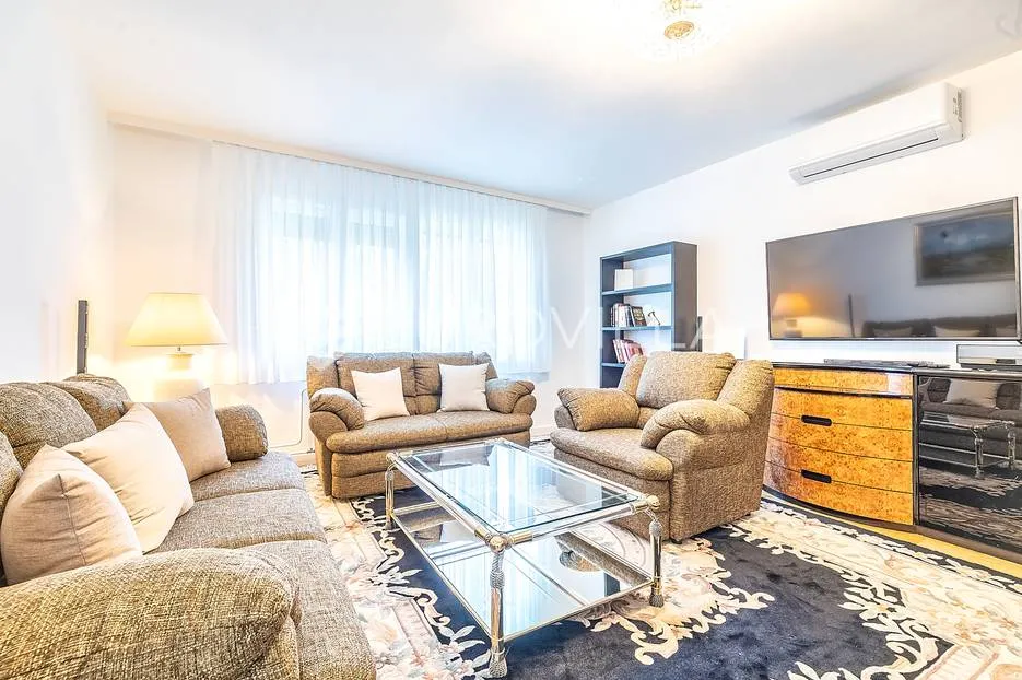 zagreb, pantovčak, prekrasan dvosoban stan nkp 90 m2 + dvorište - slika 4