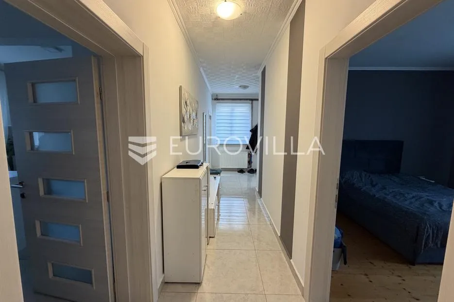 đakovo, centar, novouređena kuća 250 m² - slika 17