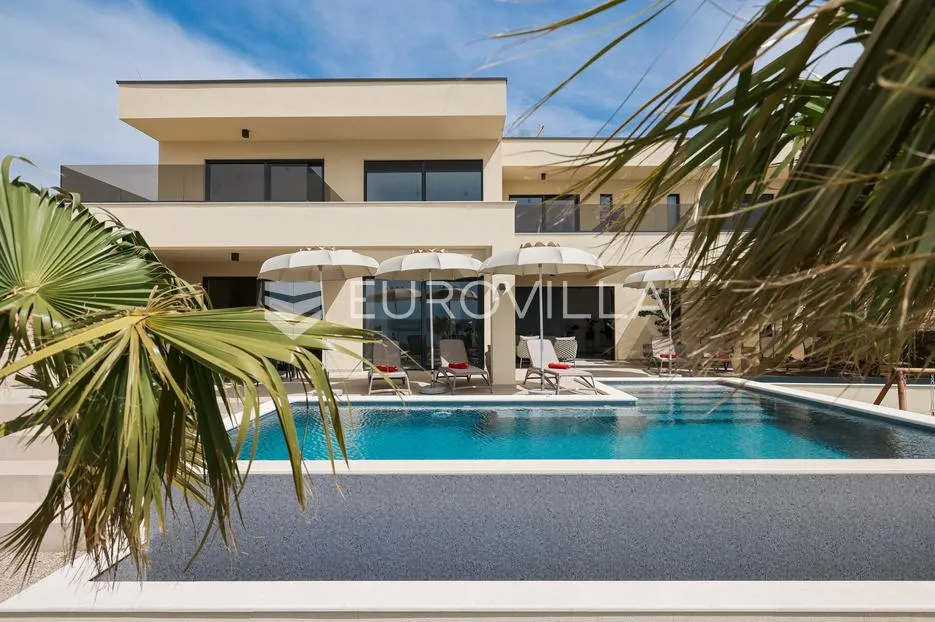 zadar, maslenica, luksuzna vila s bazenom i neometanim pogledom na more 254 m² - slika 64