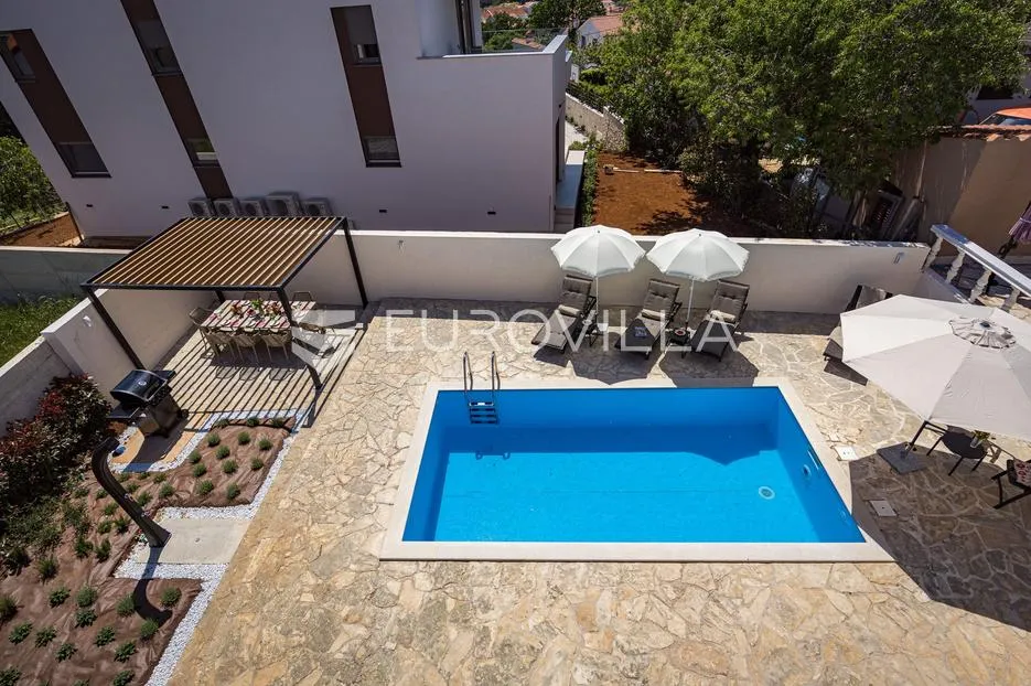 medulin, istra, luksuzna samostojeća vila 205 m² s bazenom i pogledom na more - slika 49