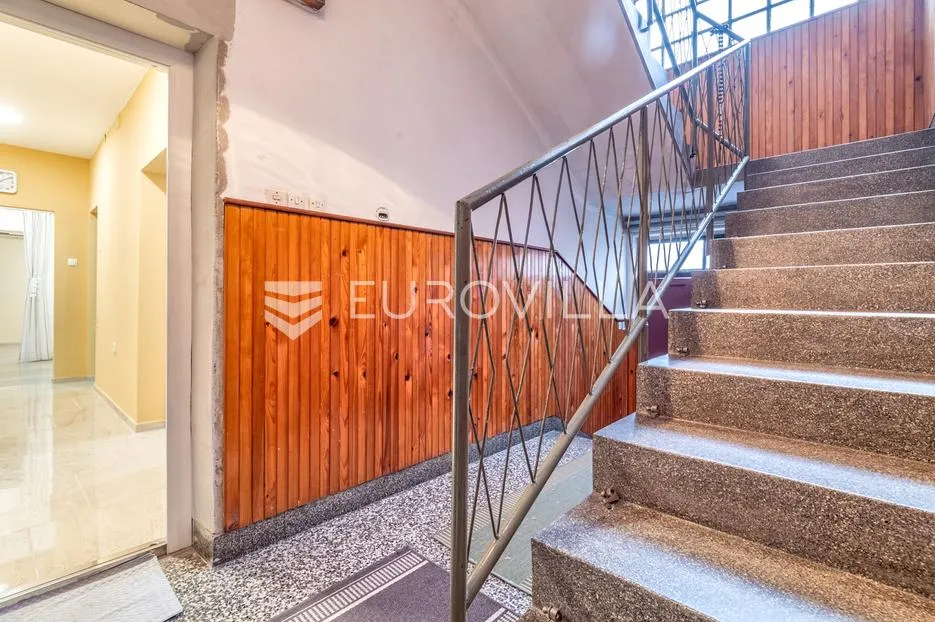 zagreb, vrapče, dvojna kuća 222 m2, prilika za investiciju - slika 8