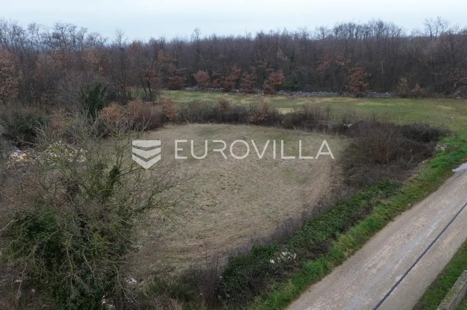 istra, svetvinčenat, prostrano građevinsko zemljište s pravomoćnom dozvolom i projektom 1427 m² - slika 2