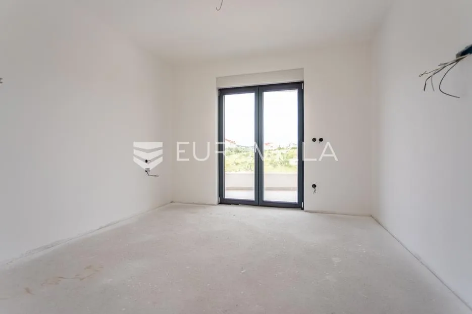 vodice, prostran trosoban stan, 172,73 m² - slika 8