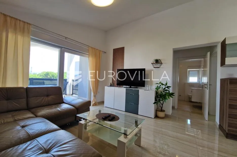 vir, moderan trosoban apartman u centru vira, 600 m od plaže - slika 7