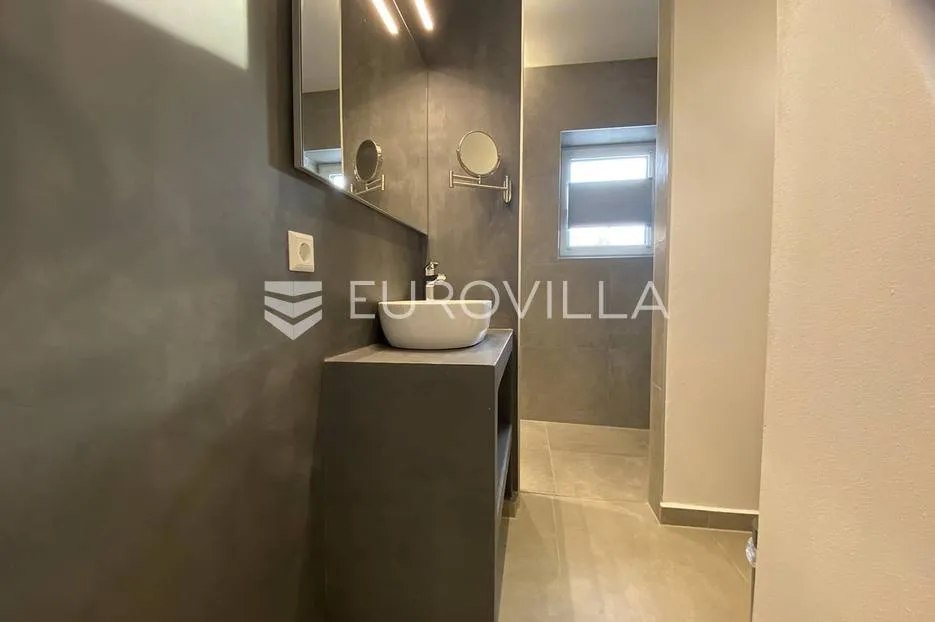 istra, premantura, kuća sa 3 luksuzna apartmana i pogledom na more, nkp 315 m2 - slika 37