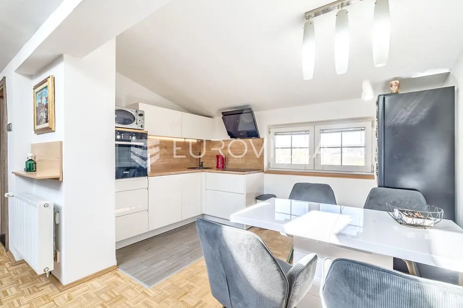 zagreb, gornja dubrava, dva novoadaptirana stana u kući s garažom, 110 m² - slika 10