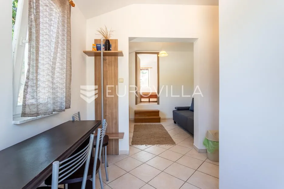brač, milna, samostojeća kuća s četiri apartmana - slika 2
