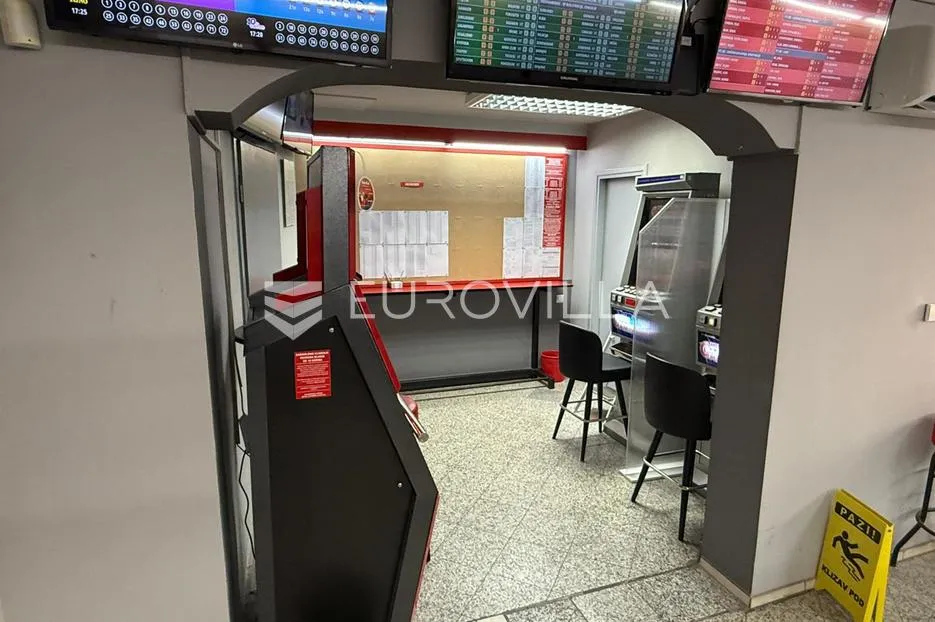 karlovac, centar, poslovni prostor 60 m², frekventna lokacija - slika 2