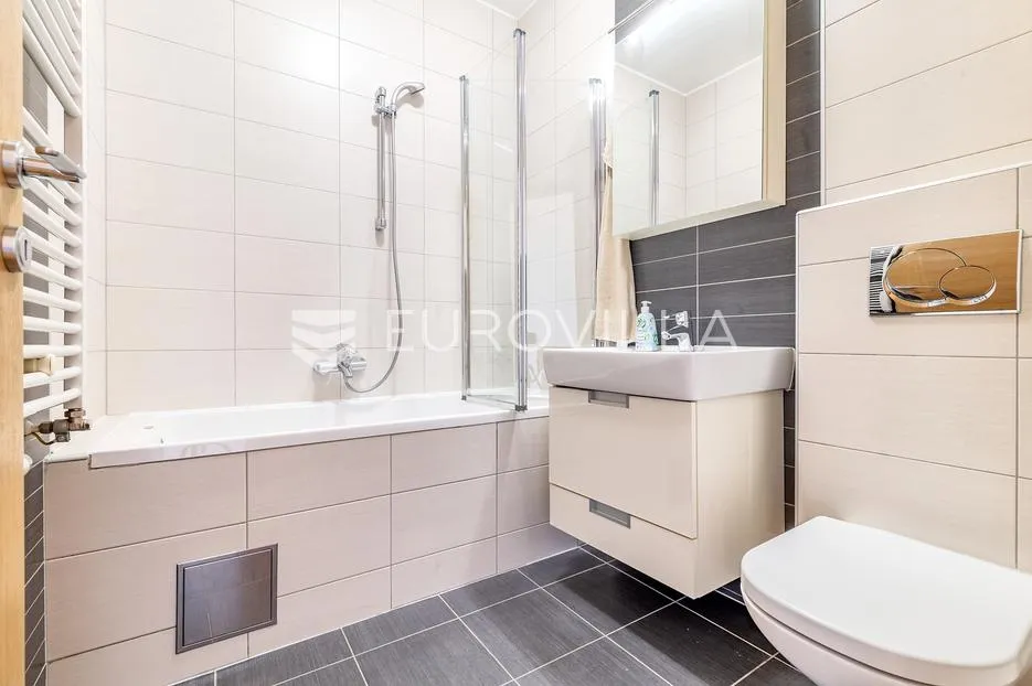 zagreb, zaharova ulica komforan trosoban stan 85 m² i garažno mjesto - slika 8