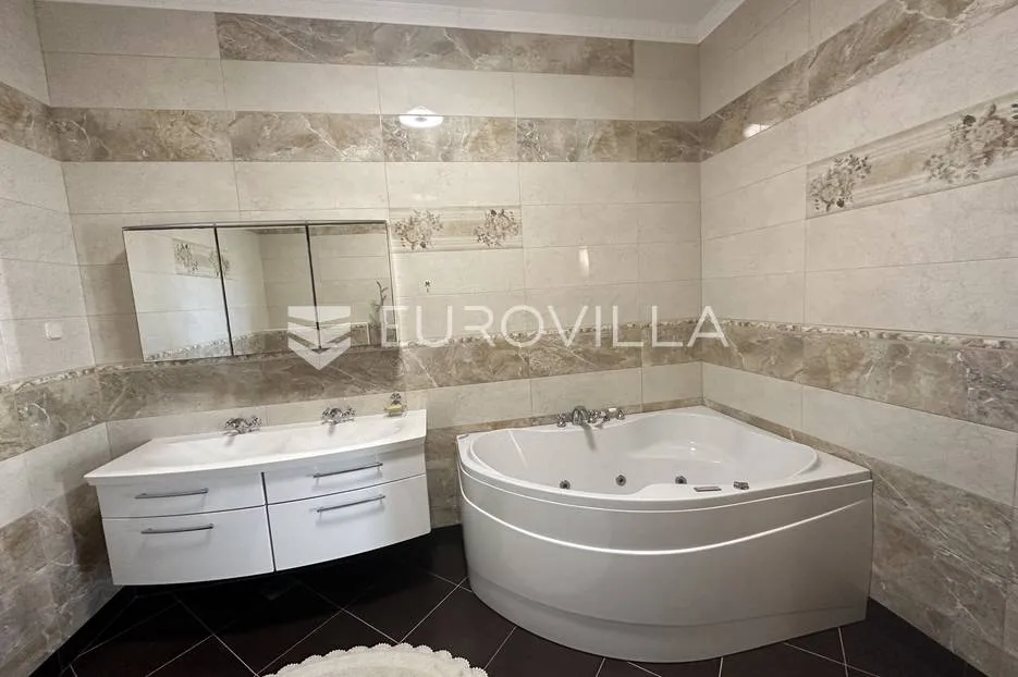 premantura, prekrasan penthaus 185 m² s panoramskim pogledom - slika 32