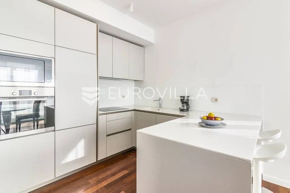 pantovčak četverosobni penthouse za najam u urbanoj vili na zelengaju - slika 7