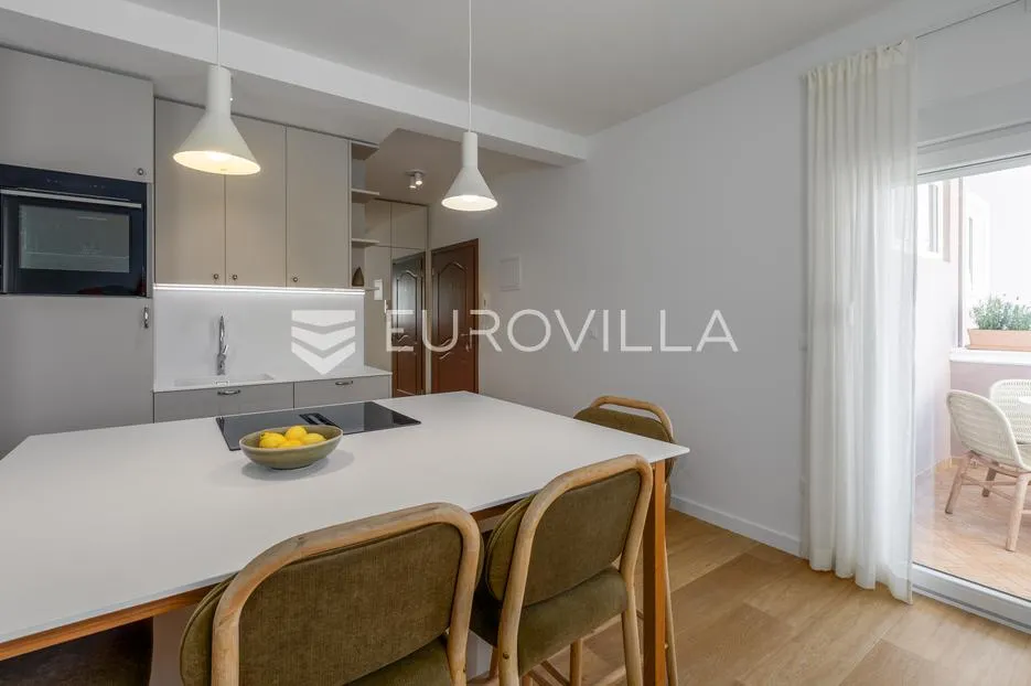 istra, medulin, potpuno renoviran i moderno opremljen stan s pogledom na more - slika 2
