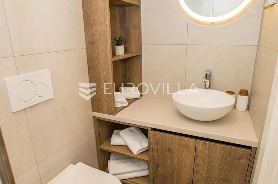 istra, vodnjan, dva renovirana stambena objekta s jacuzzijem na mirnoj lokaciji - slika 23