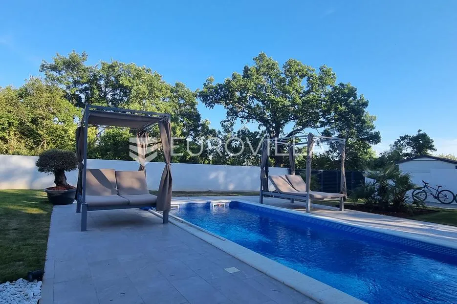 istra, svetvinčenat, moderna vila nkp 160 m2 s bazenom okružena zelenilom u mirnom naselju - slika 10