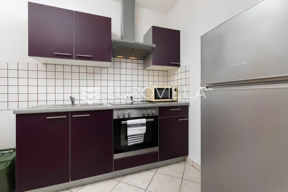 malinska, adaptirana kuća s tri stana 280,72 m², 800m od mora - slika 13