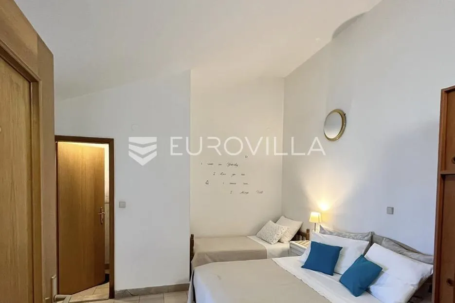 hvar, jelsa, stambeno poslovni kompleks idealan za investiciju - slika 30