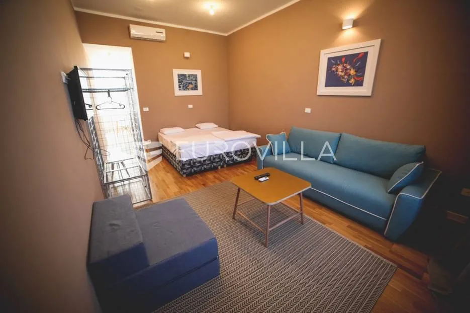 centar stan 205m2 podijeljen na 5 apartmana i sobu - slika 5
