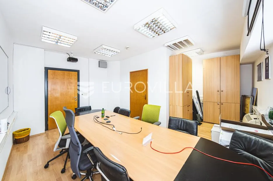 zagreb, borongaj, prostrani uredski prostor za zakup 734 m² s parkingom - slika 30