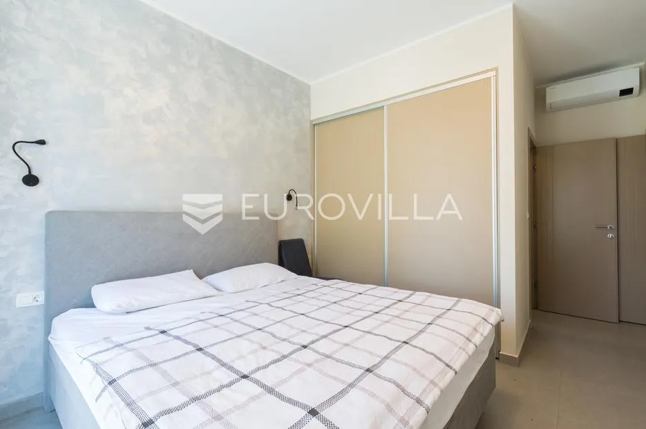 istra, rovinj, vila moderne arhitekture na 300 metara od mora - slika 10
